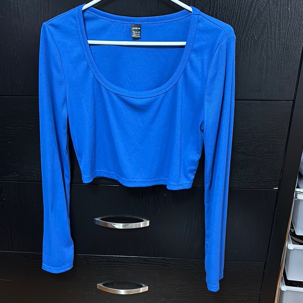 SHEIN Blue Fitted Crop Top with Long Sleeves